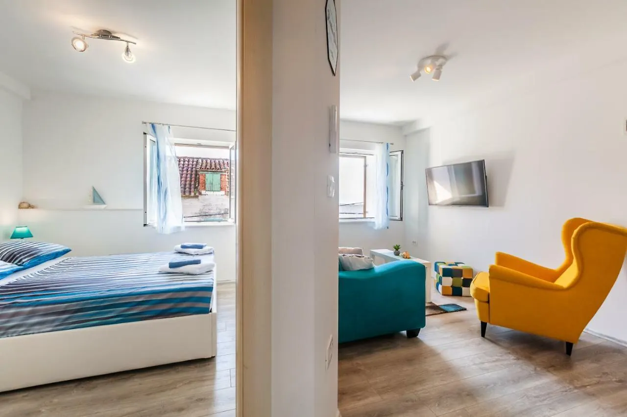 Apartments Mb Kastela 0*,