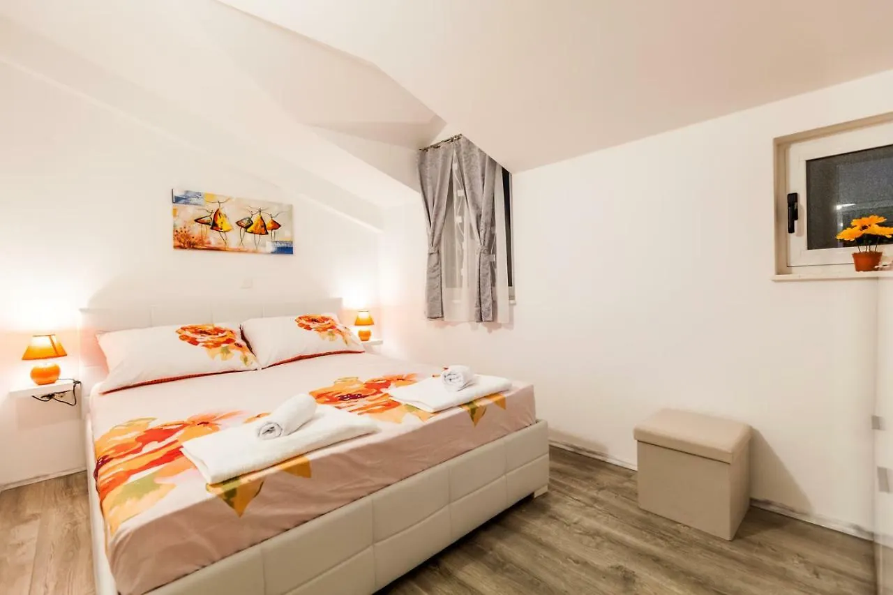 Apartments Mb Kastela Croatia